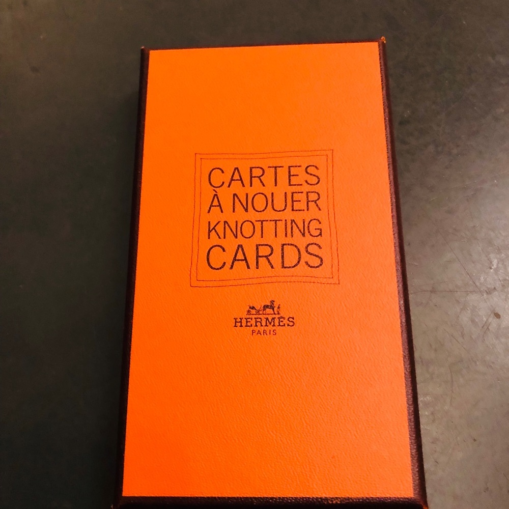 Hermès knotting cards